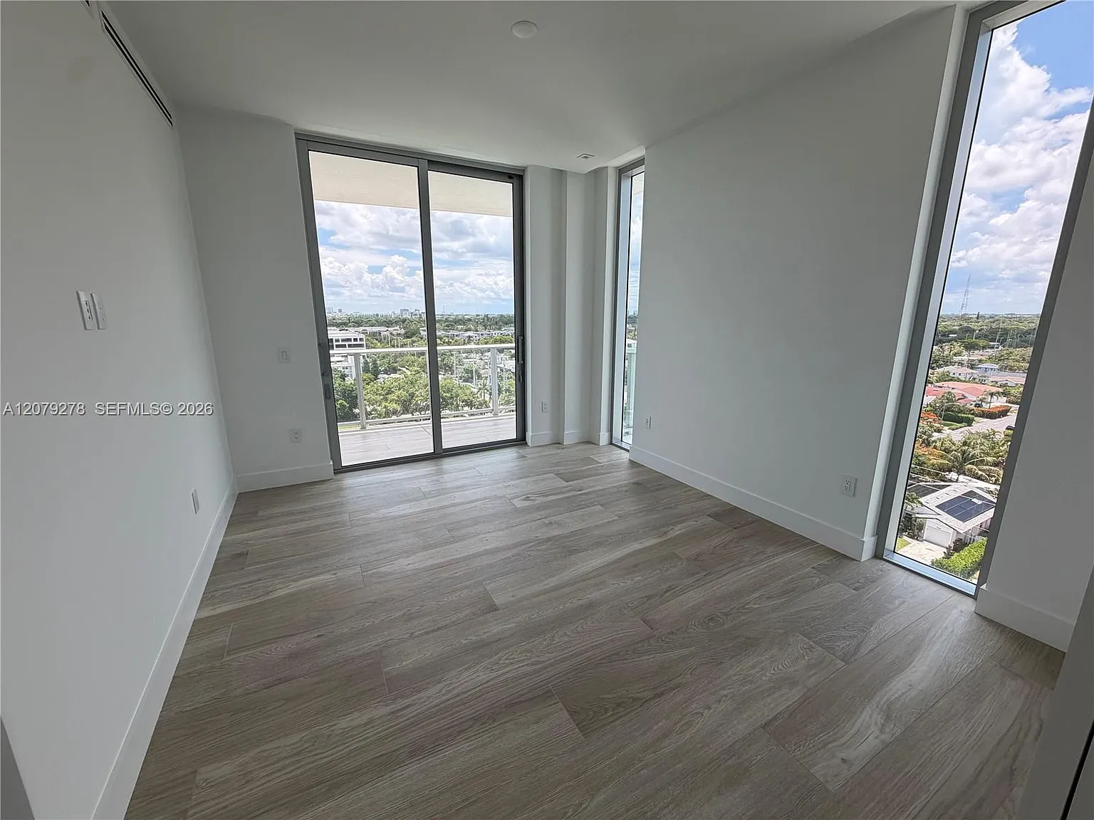 2 bed, 2.5 bath, $15,000 — Photo 4