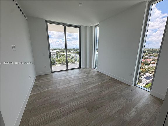 4th image of 4714 N Flager Dr #903