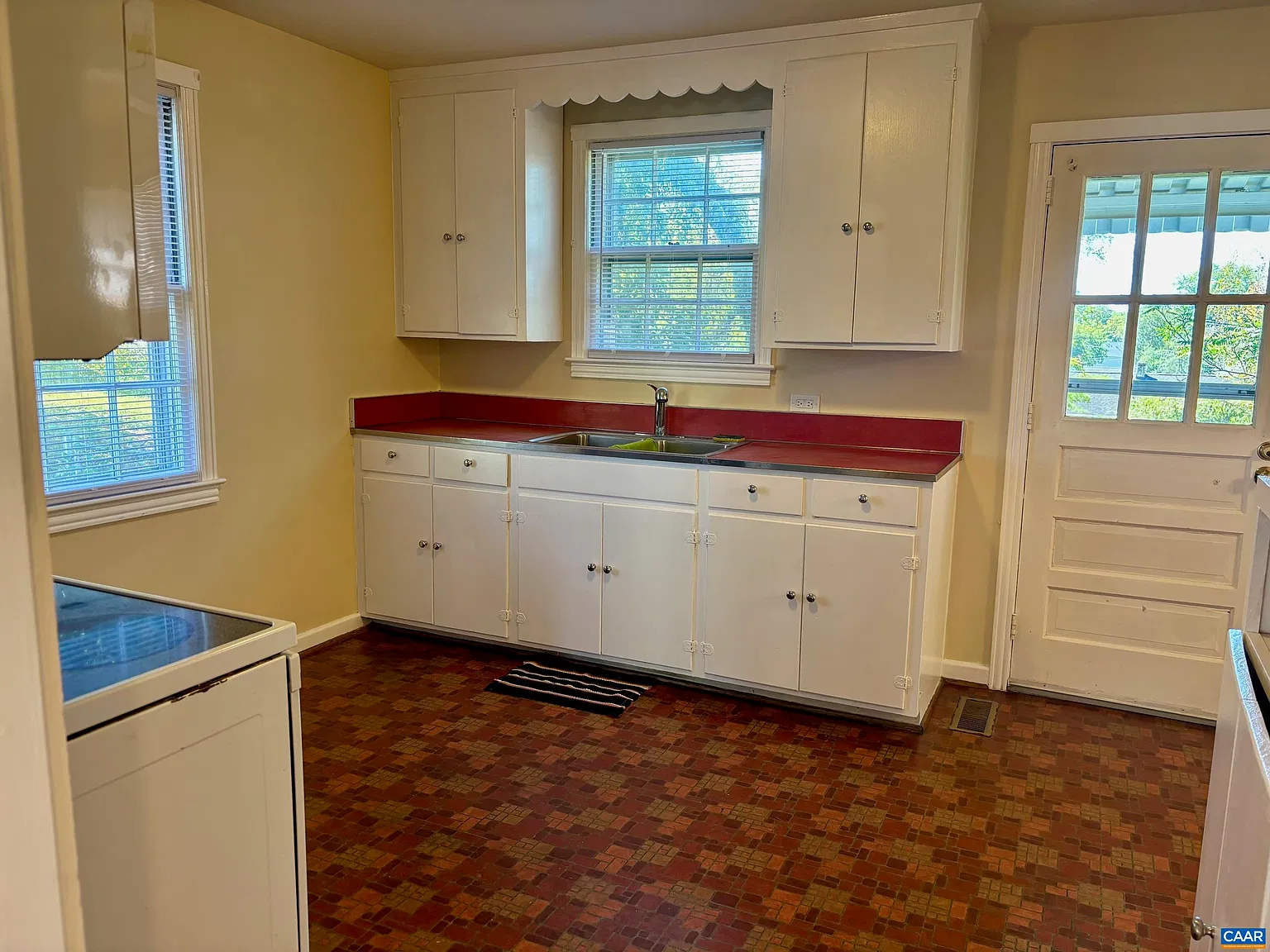 2 bed, 1.0 bath, 768 sqft, $1,650 — Photo 4
