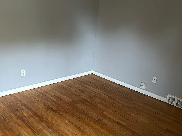 29499 Birchwood St — Photo 3