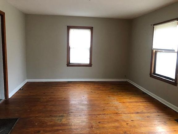 2nd image of 3111 Doak Ave