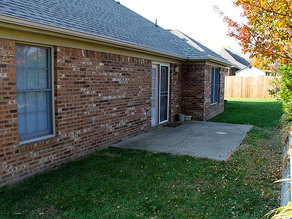 5th image of 302 Savanna Dr
