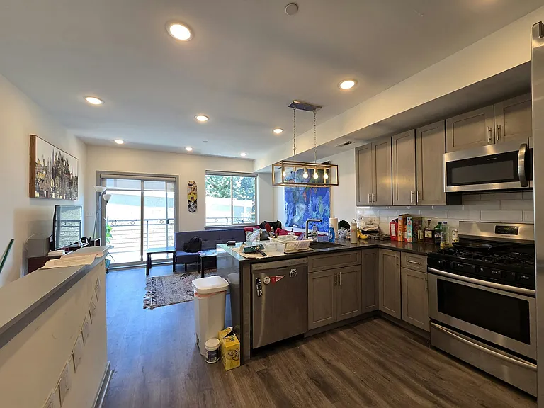 417 W Berks St #2 — Photo 3