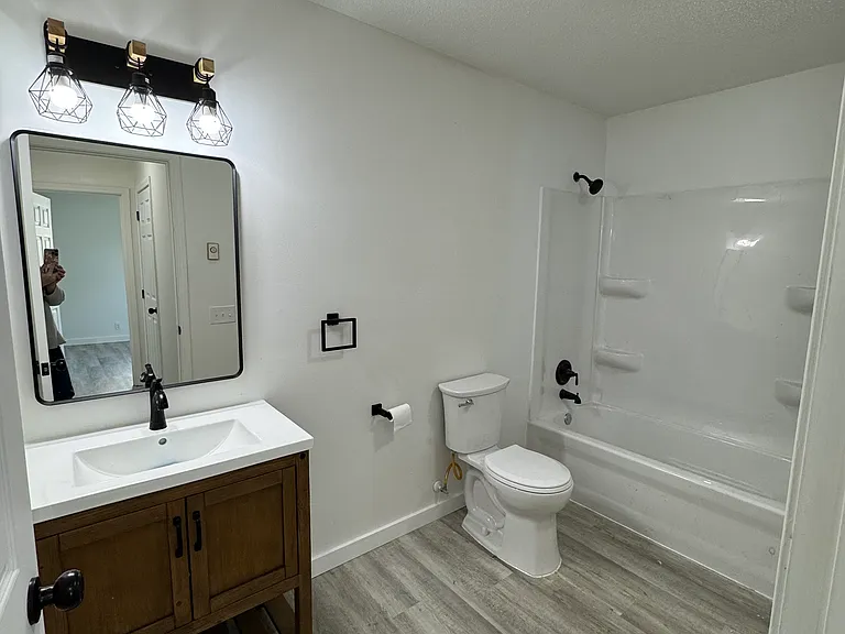 403 Rennaker St #7 — Photo 5