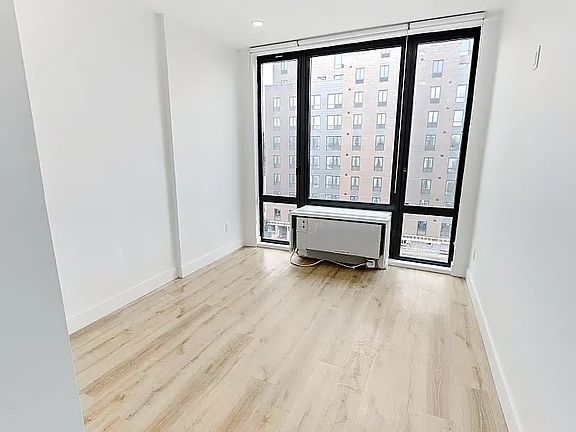 4th image of 416 Lenox Ave #3B