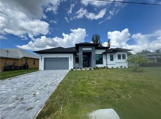 215 SE 23rd Terrace Cpe, Cape Coral, FL 33990