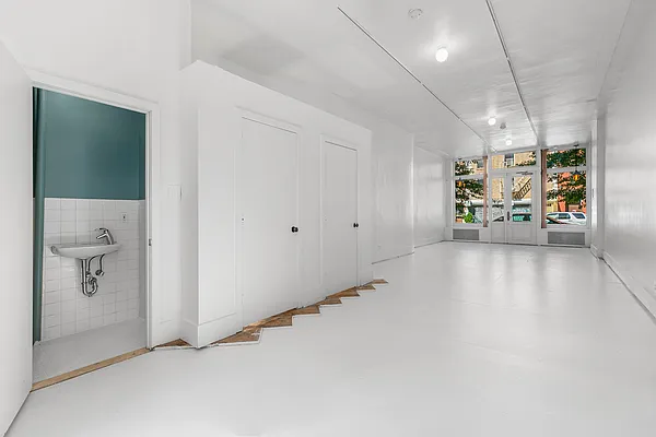 Sold by Compass | media 10