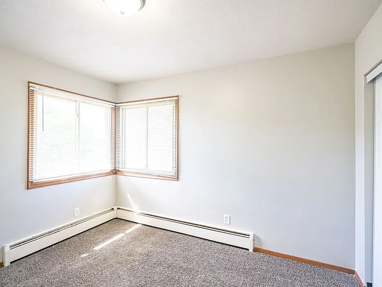4055 Lyndale Ave N — Photo 18