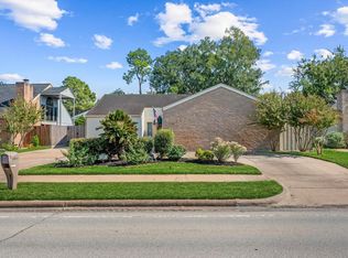 11854 Briar Forest Dr, Houston, TX 77077