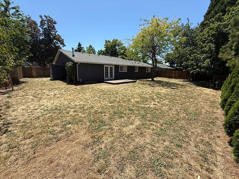 2637 Eastlake Dr SE — Photo 16