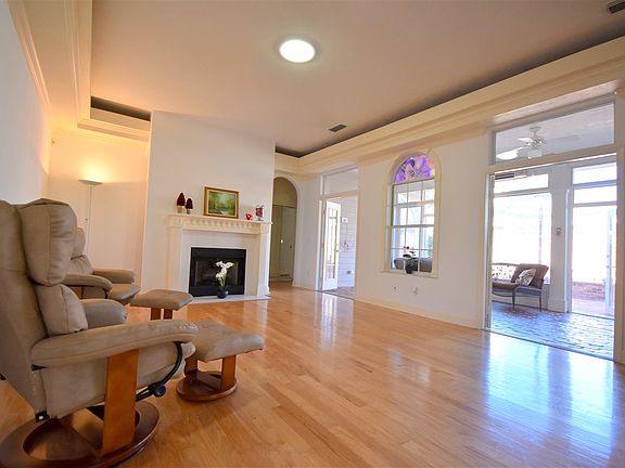 4th image of 10434 NW 35th Pl