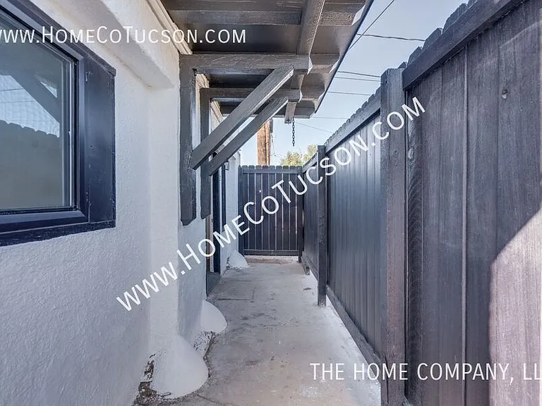 940 E Florita St — Photo 6