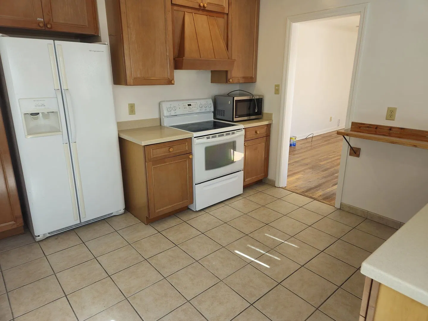 2 Bedroom | 1 Bathroom | 1-Car Garage | Midtown Reno — Photo 3