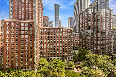 Rented by R New York