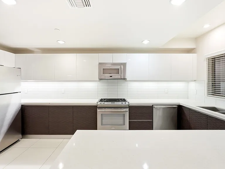 11305 Moorpark St #1 — Photo 6