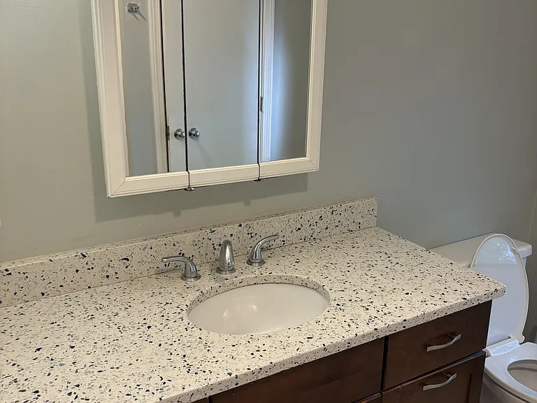 31 Maple St — Photo 13