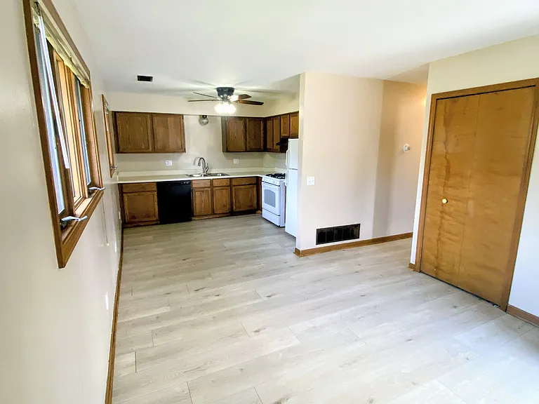 1478 Euclid St — Photo 2