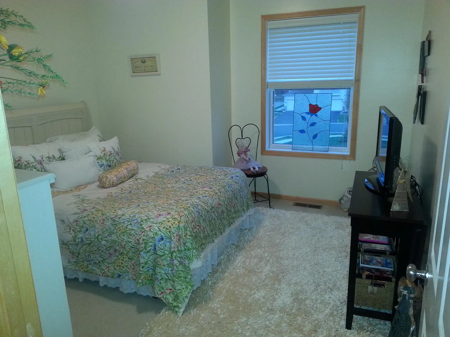 2 bed, 1.5 bath, 1400 sqft, $1,900 — Photo 3