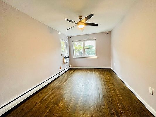 3rd image of 302 W 236th St #Penthouse