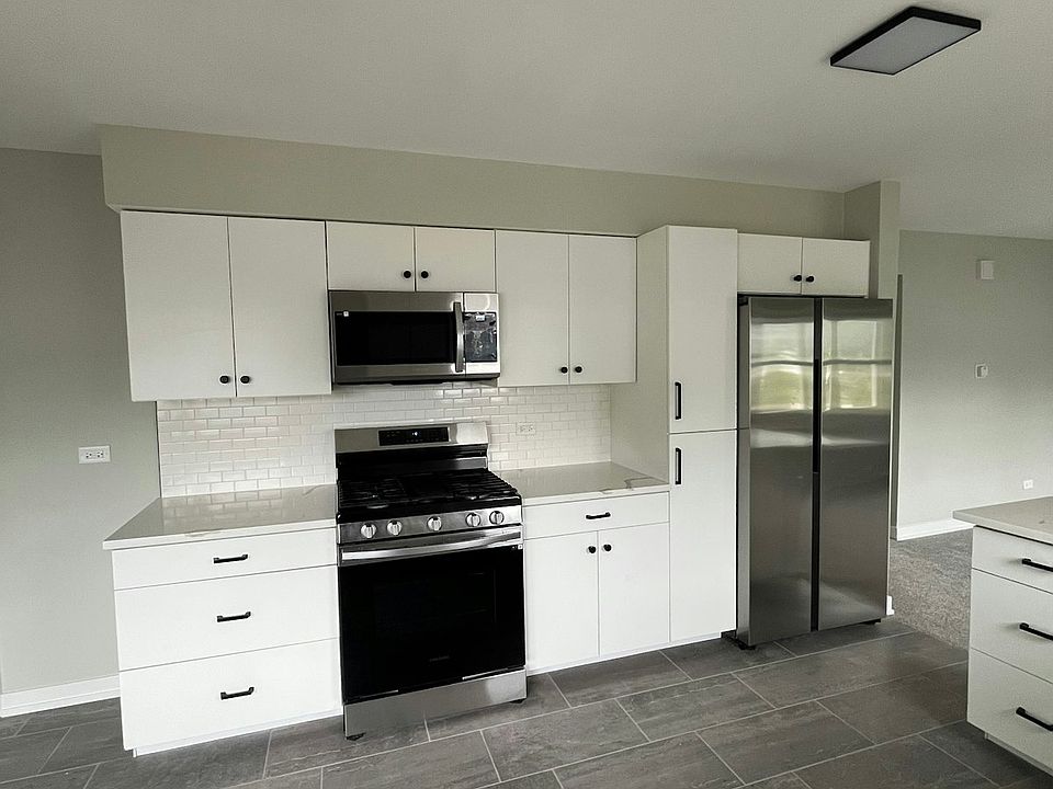 gas stove and fridge