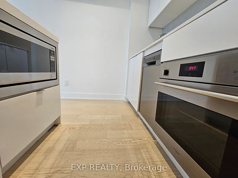 7 Grenville St #1209 — Photo 12