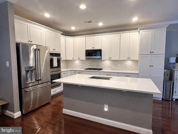 3rd image of 3203 Whisper Ln #128