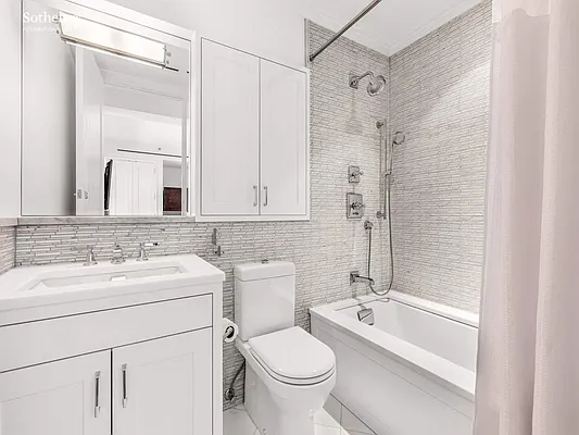 Rented by Sotheby's International Realty | media 30