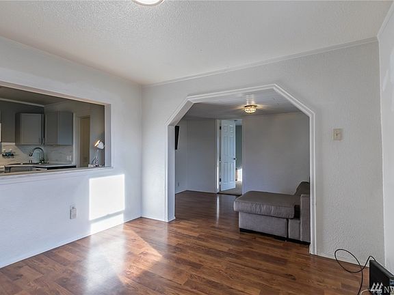 5th image of 6839 S Alder St