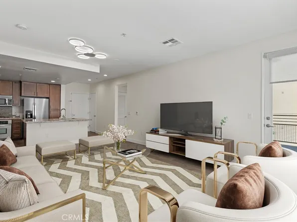 21301 Erwin St Unit 351, Woodland Hills, CA 91367