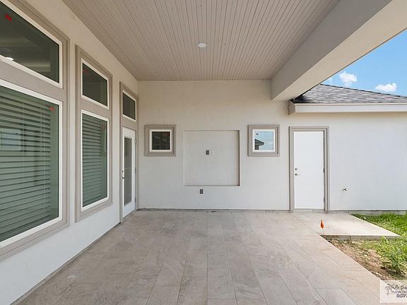 3rd image of 6825 Woodlands Ave #28