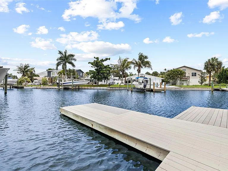 5541 Bayou Grande Blvd NE — Photo 44