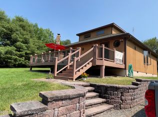 742 Lake Dr, Union Dale, PA 18470