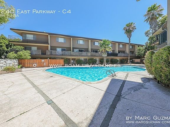 3rd image of 7240 East Pkwy APT C4