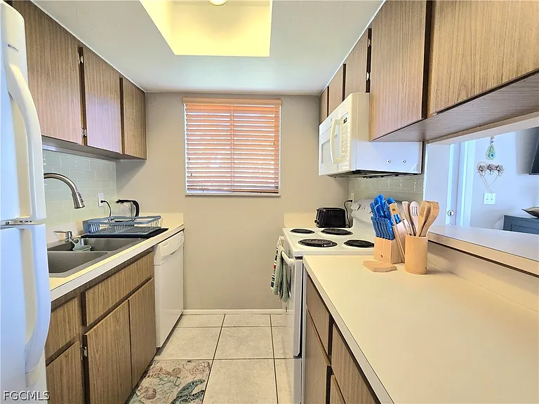 3303 Prince Edward Island Cir #4 — Photo 15