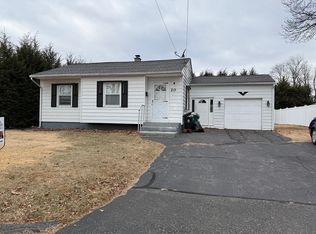 20 Glendale St, Chicopee, MA 01020