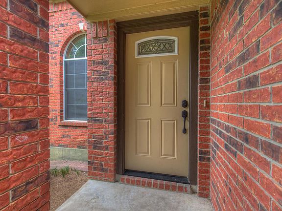 4th image of 1102 Brinkley Dr