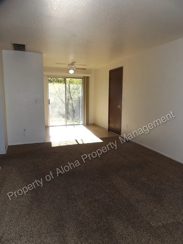 2 bed, 1.0 bath, 720 sqft, $1,451 — Photo 2