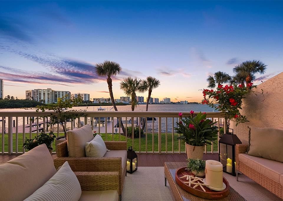 1st image of 160 MARINA DEL REY COURT