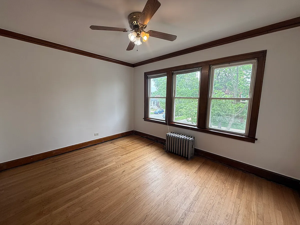 Building Photo - 5359 W Nelson St #2