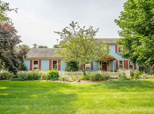 S44W22345 Sunridge Dr, Waukesha, WI 53189