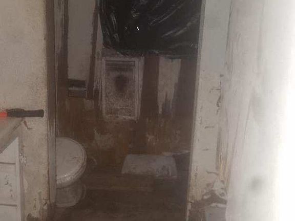 4th image of 3894 King Dr