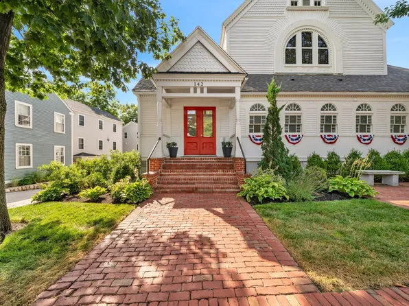 142 Main St #4, Amesbury, MA 01913