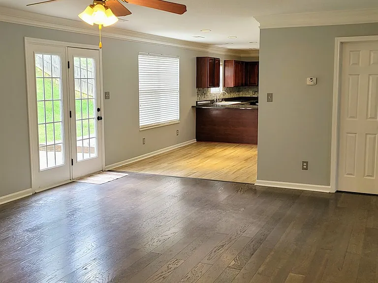 1645 Wolverine Ln — Photo 9