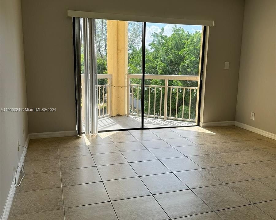 1st image of 8290 Lake Dr APT 450