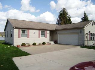 778 Spicer Dr, Brooklyn, MI