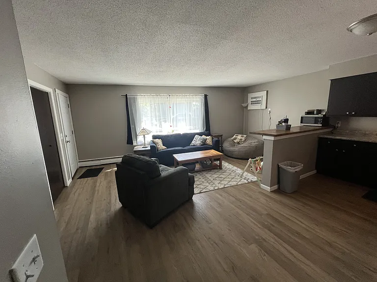 74 Birch Ave S — Photo 5