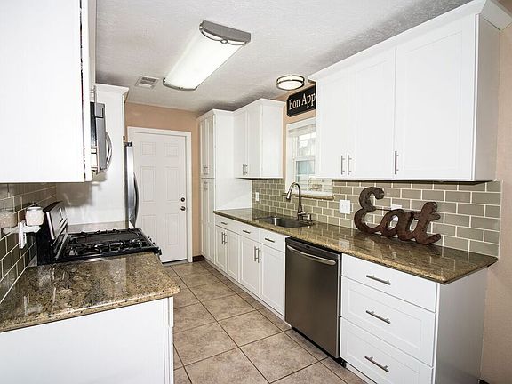4th image of 1215 Mission Dr