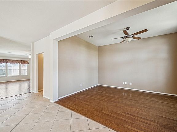 3rd image of 25607 Crisp Spring Ln