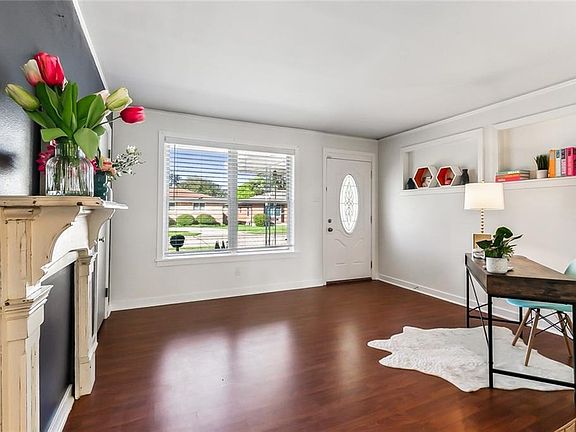 5th image of 717 Beverly Garden Dr