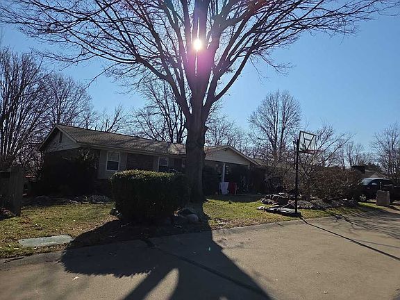 2nd image of 175 Ranchmoor Trl